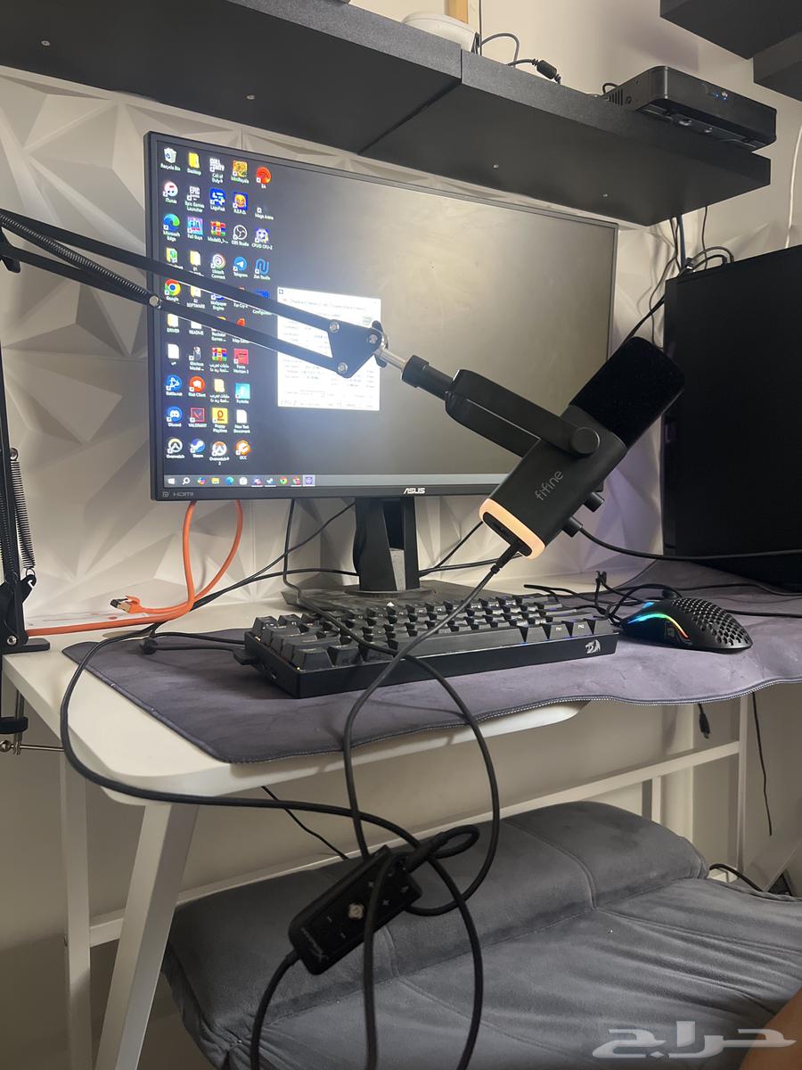 بي سي العاب مع طاولة وماوس وكيبورد وشاشة للبيع64566423838721112