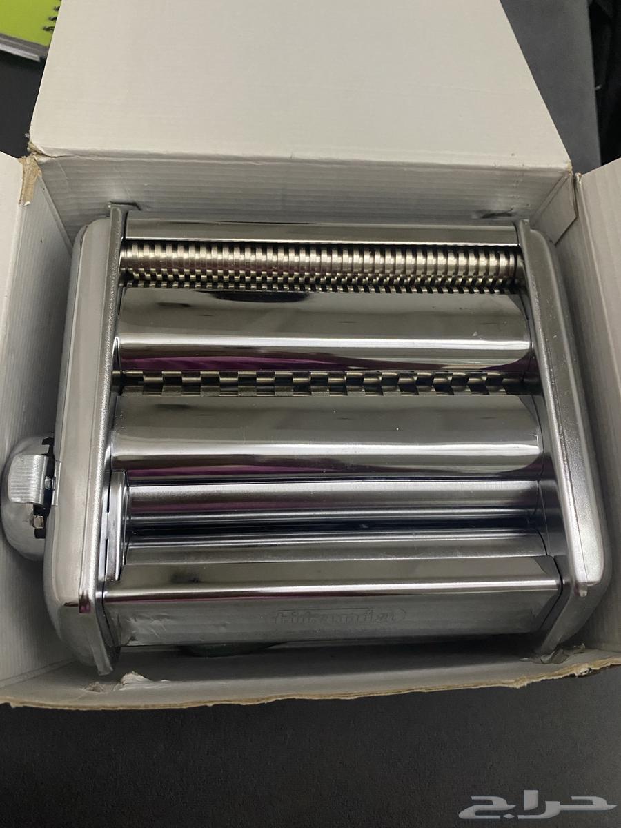 A new samosa machine, its box has never been used for owners of64569862192513110