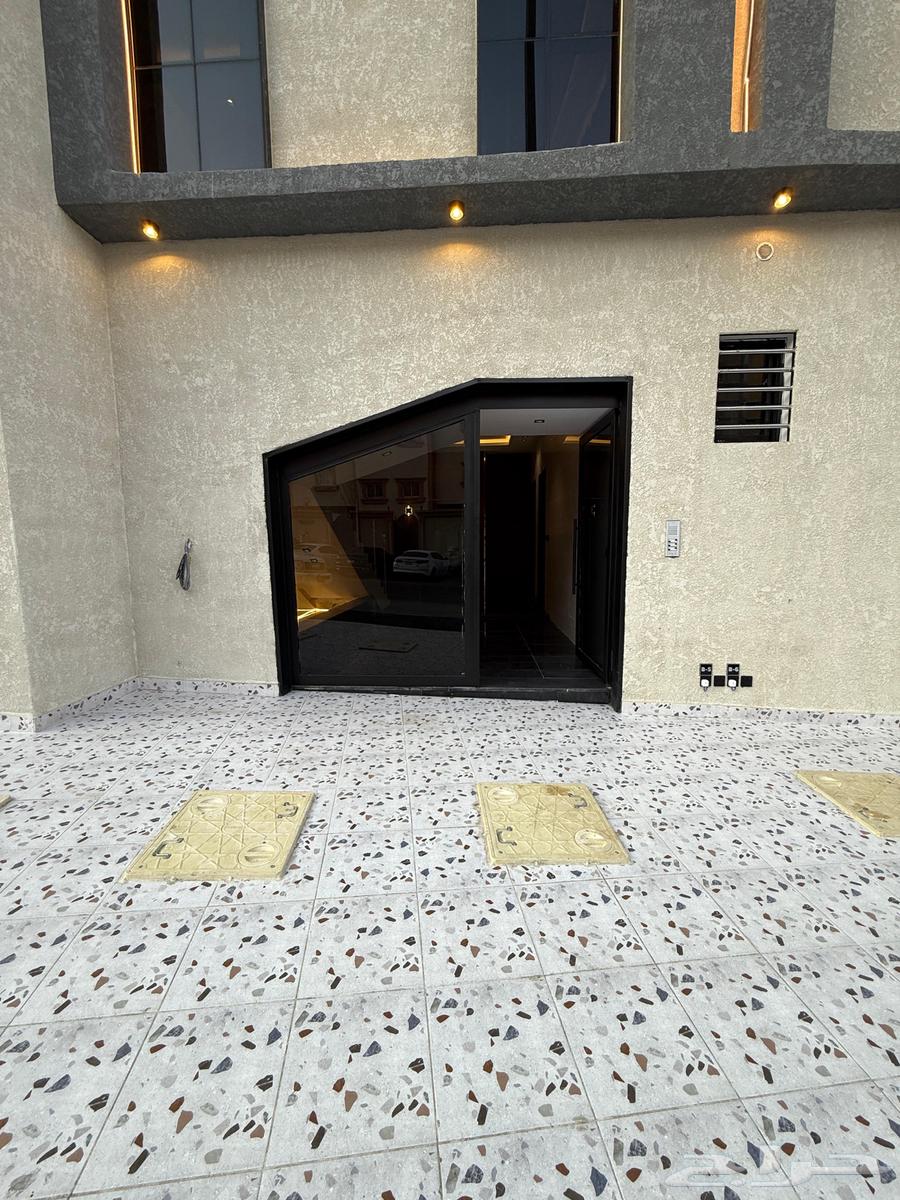 Upper-floor apartments for sale with working elevator and private rooftop in Abha Al-Badia64145325541122111