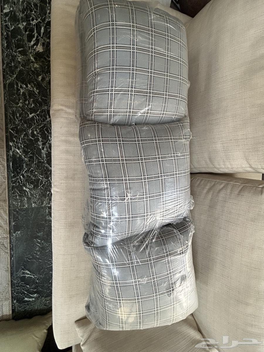 مخدات كنب صغيرة جديدة للبيع64565061475075111