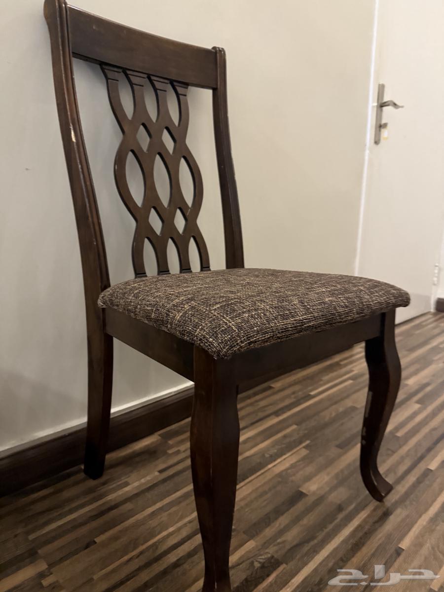 كرسي خشب نظيف64563452633474111