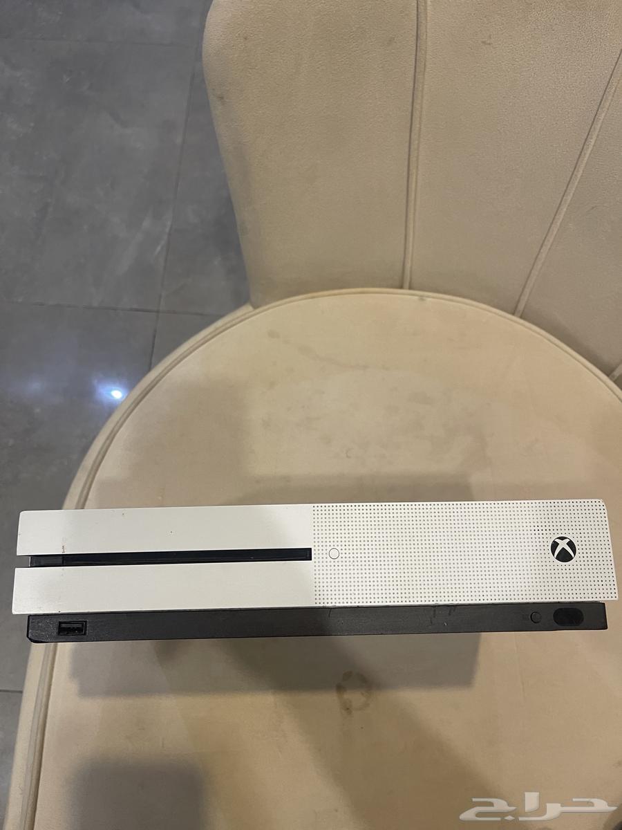 Xbox One s شغال لا يشكي من شي64567780997635110