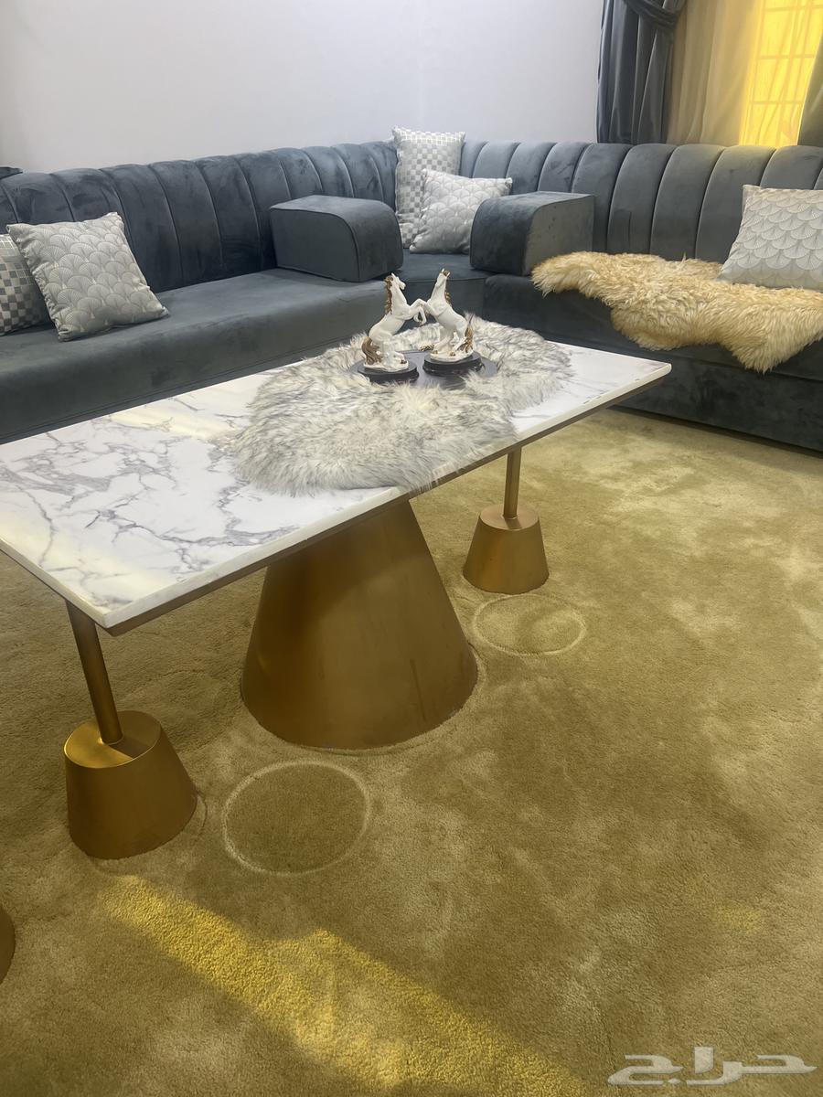 طاوله مع بناتها استخدام نظيف64567351228801110