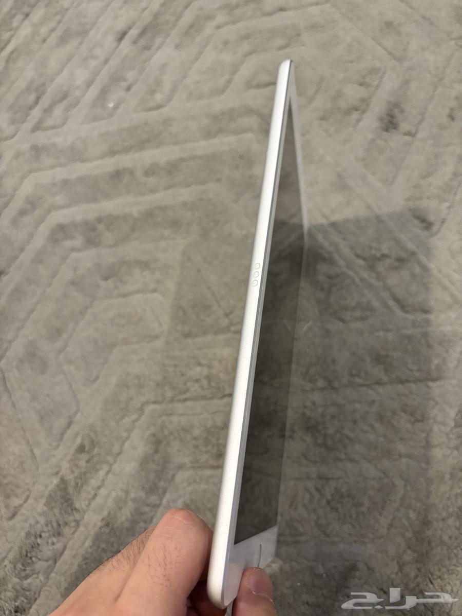 ايباد الجيل الثامن وقلم ابل اصلي64566865654658112