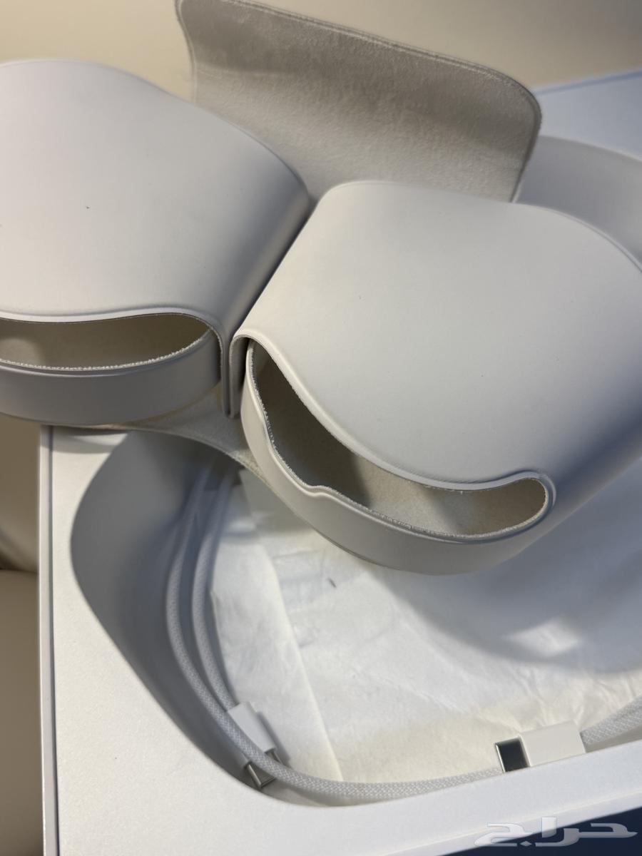 سماعة ايربودز ماكس اللون ذهبي64562950783746110