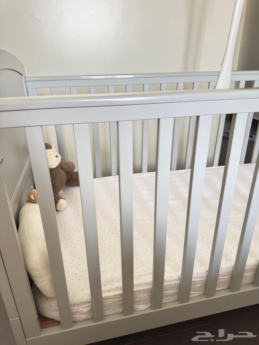 للبيع سرير اطفال من ماماز اند باباز استعمال خفيف64563978229762111