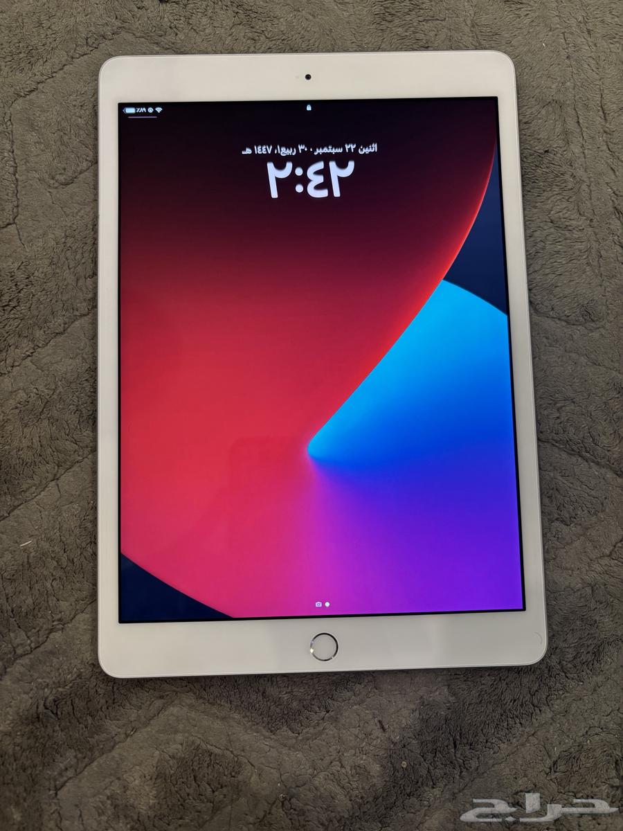 ايباد الجيل الثامن وقلم ابل اصلي64566865654658110