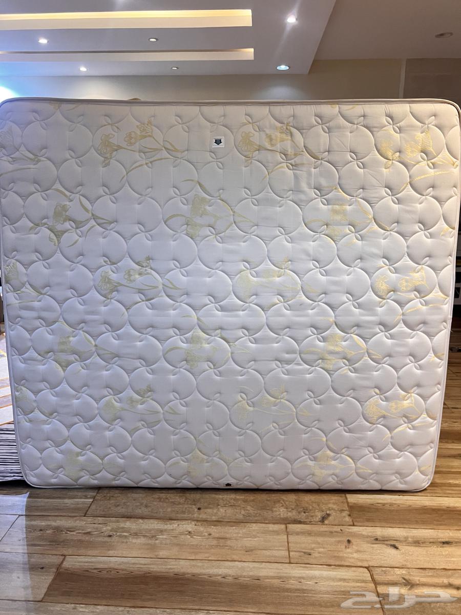 مرتبة صناعة عمانية طول 2 متر في 1.80 شبه جديدة استخدام بسيط64568564499073110