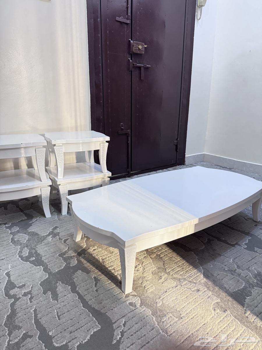 طاوله ارضيه مع 4 خدمات64567711574787111