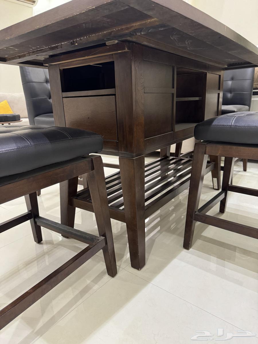 طاولة طعام و مساند64567753158274112