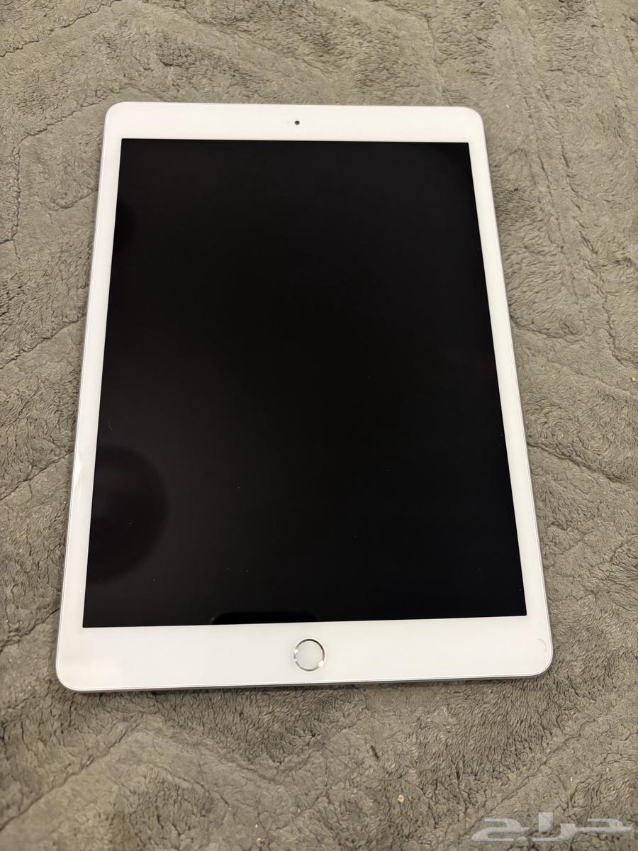ايباد الجيل الثامن وقلم ابل اصلي64566865654658111