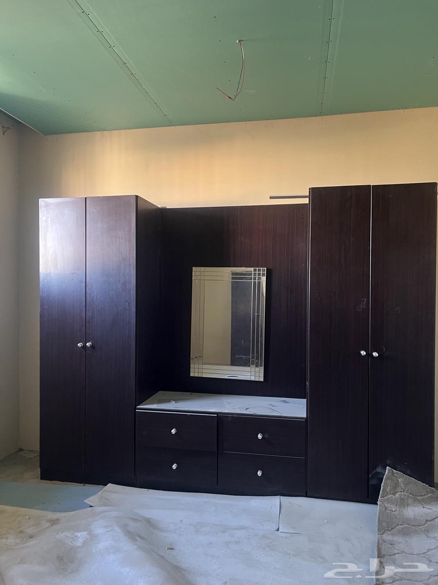 دولاب وتسريحة64569753863171110