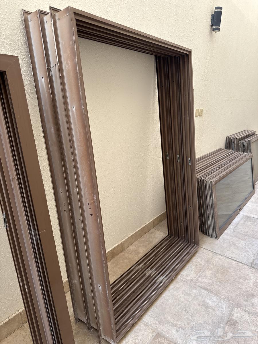 Clean aluminum windows with frame for sale, fully used64567835832833112