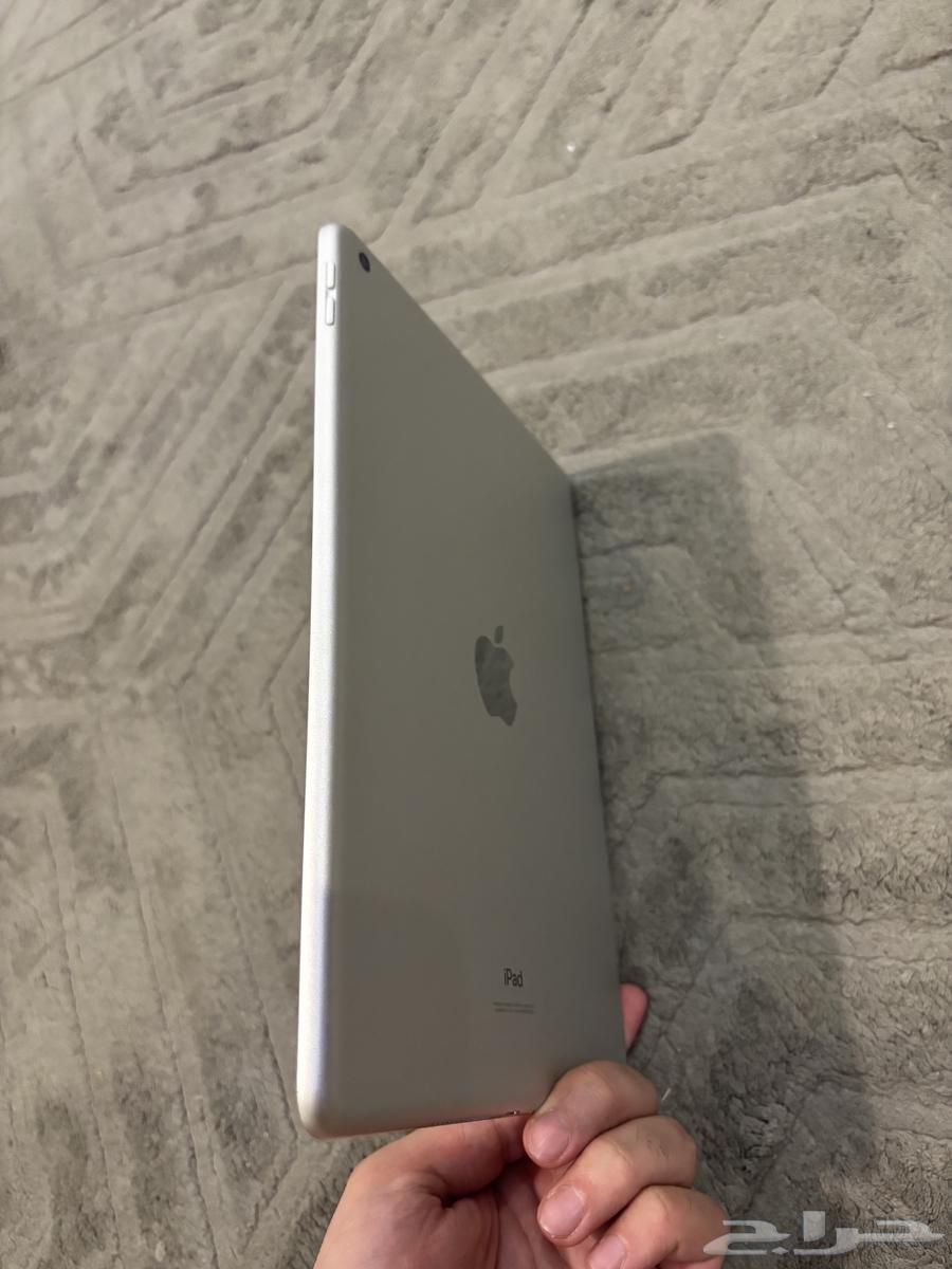 ايباد الجيل الثامن وقلم ابل اصلي64566865654658113