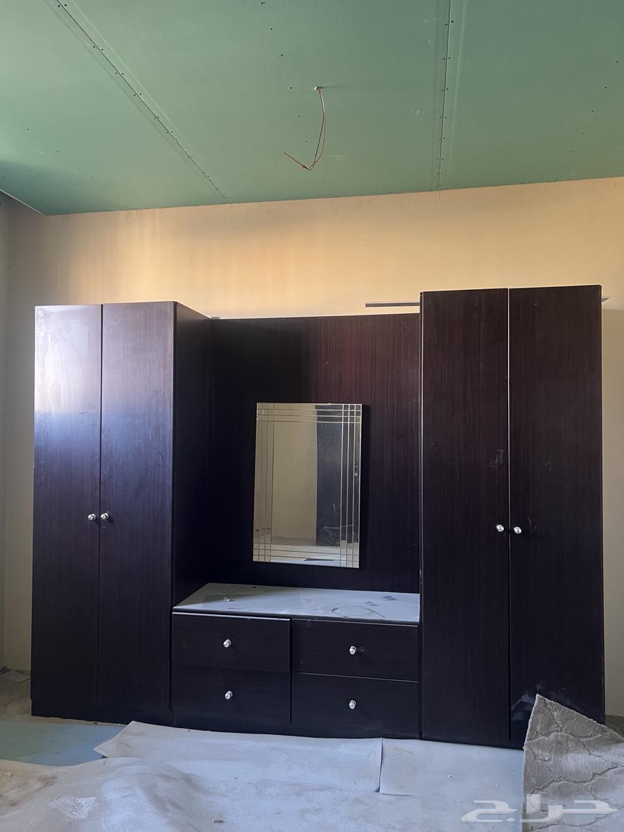 دولاب وتسريحة64569753863171111