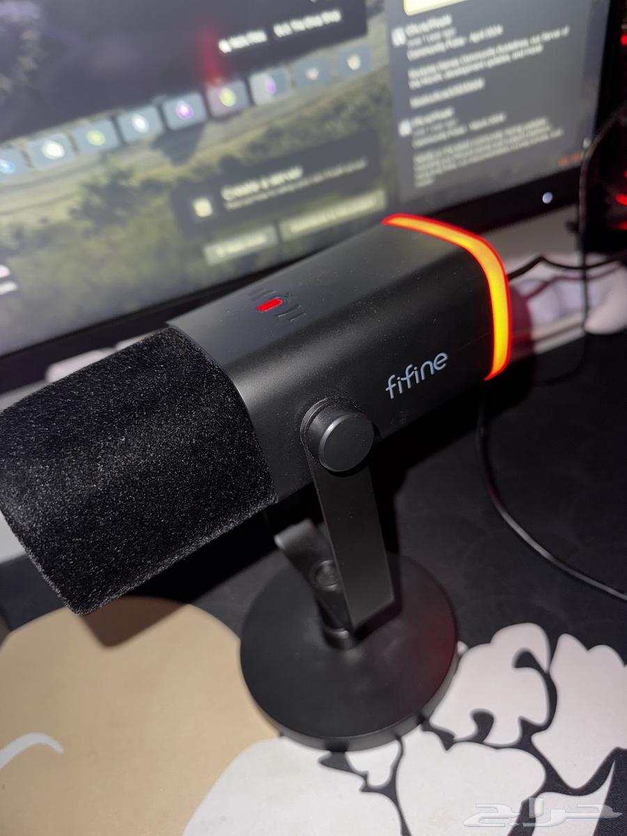 Mike with Fifine company's accessories64569274839171110