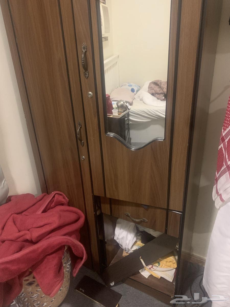 Wardrobe, tables, VR, and national power adapter for sale64563853957507114