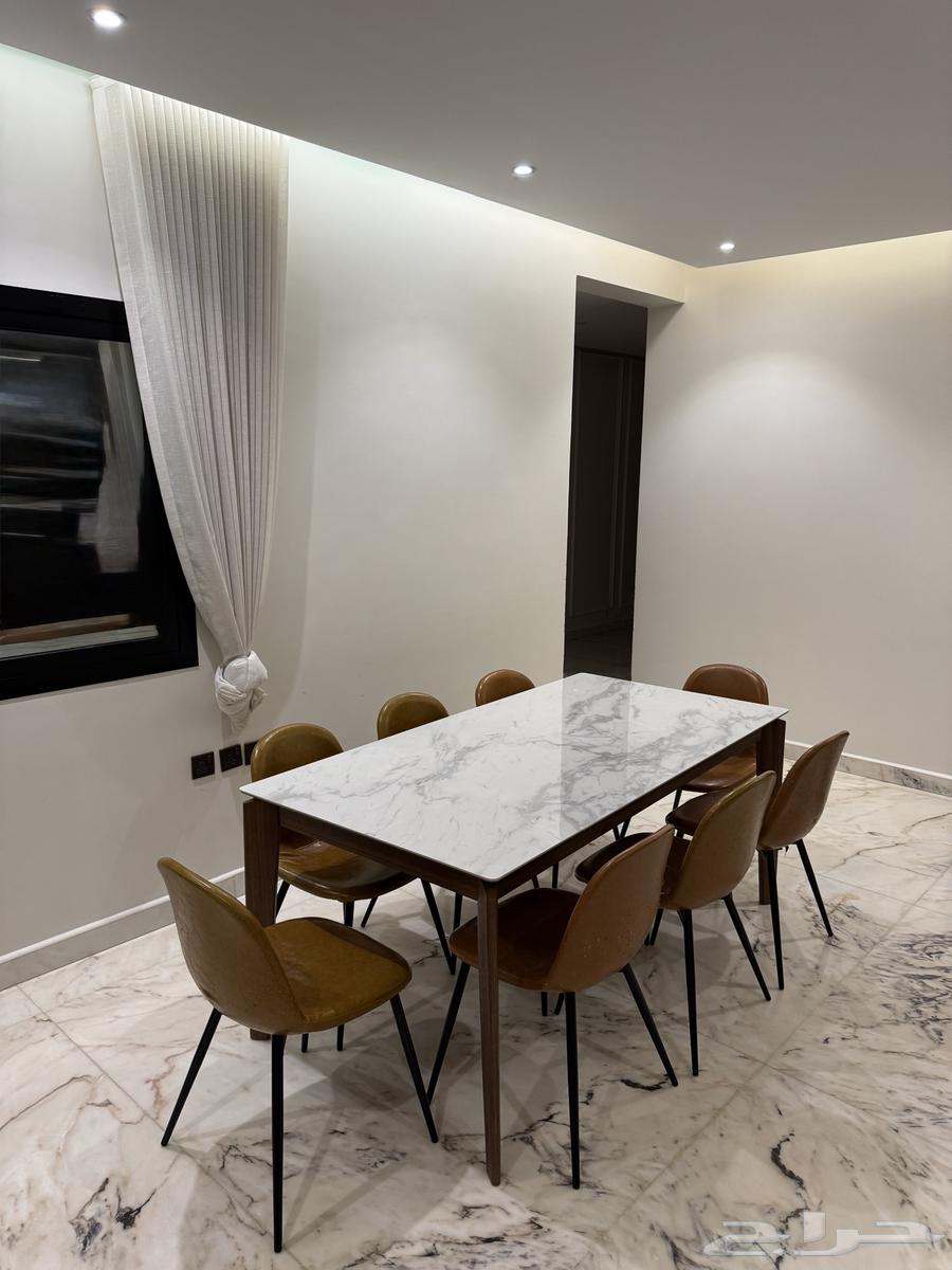 Dining table for sale with 8 chairs64563076557443110