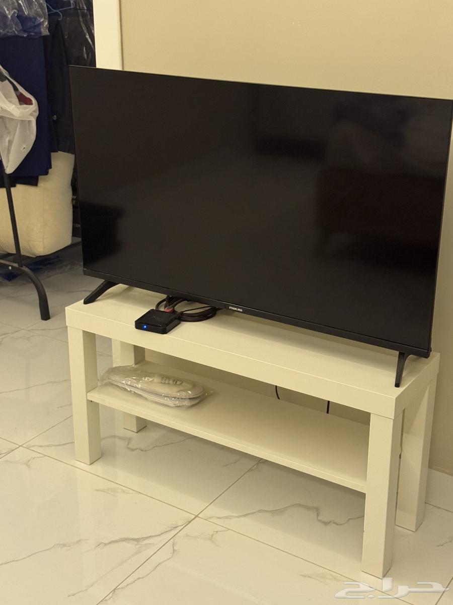 Exit KSA sale - 42 inch Smart TV with IKEA table64565563659905110
