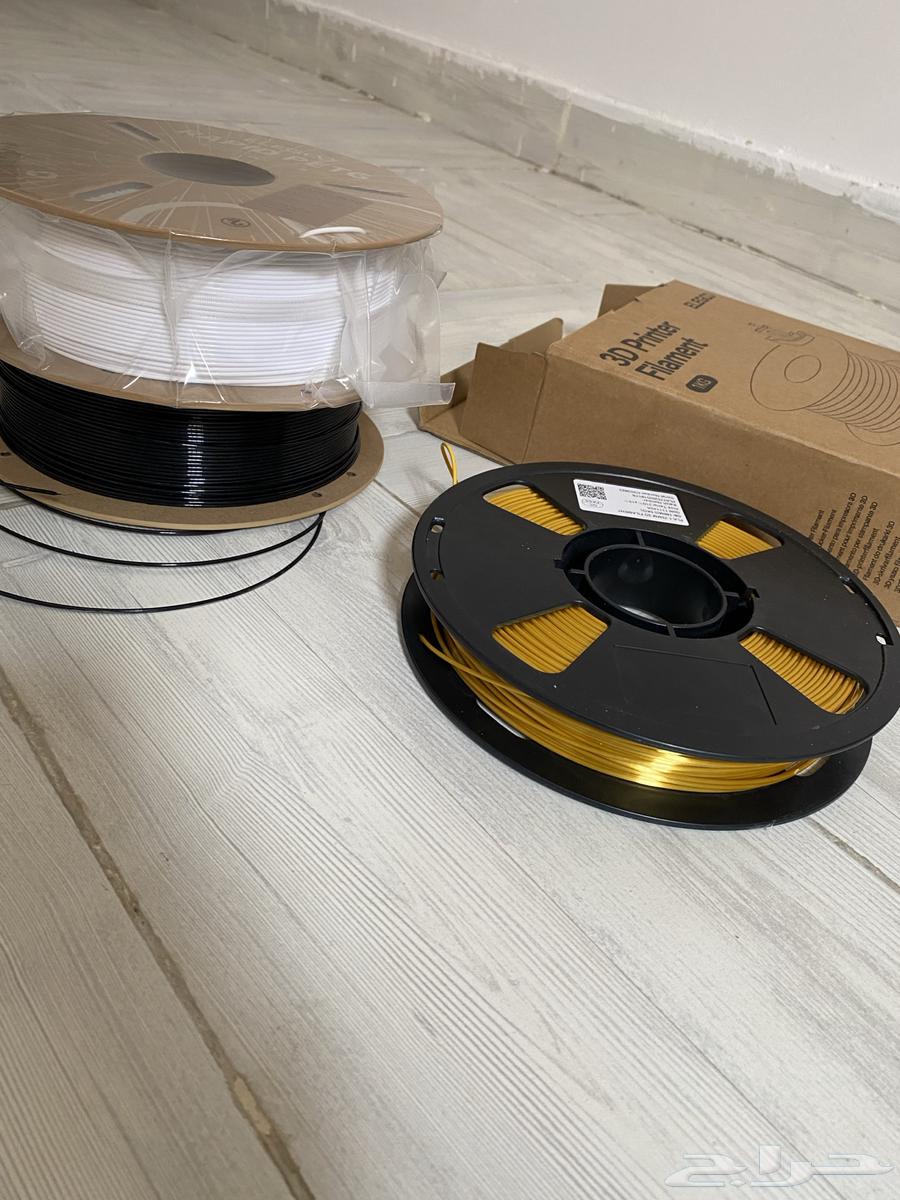 Small 3D printer with filament64565703117569110