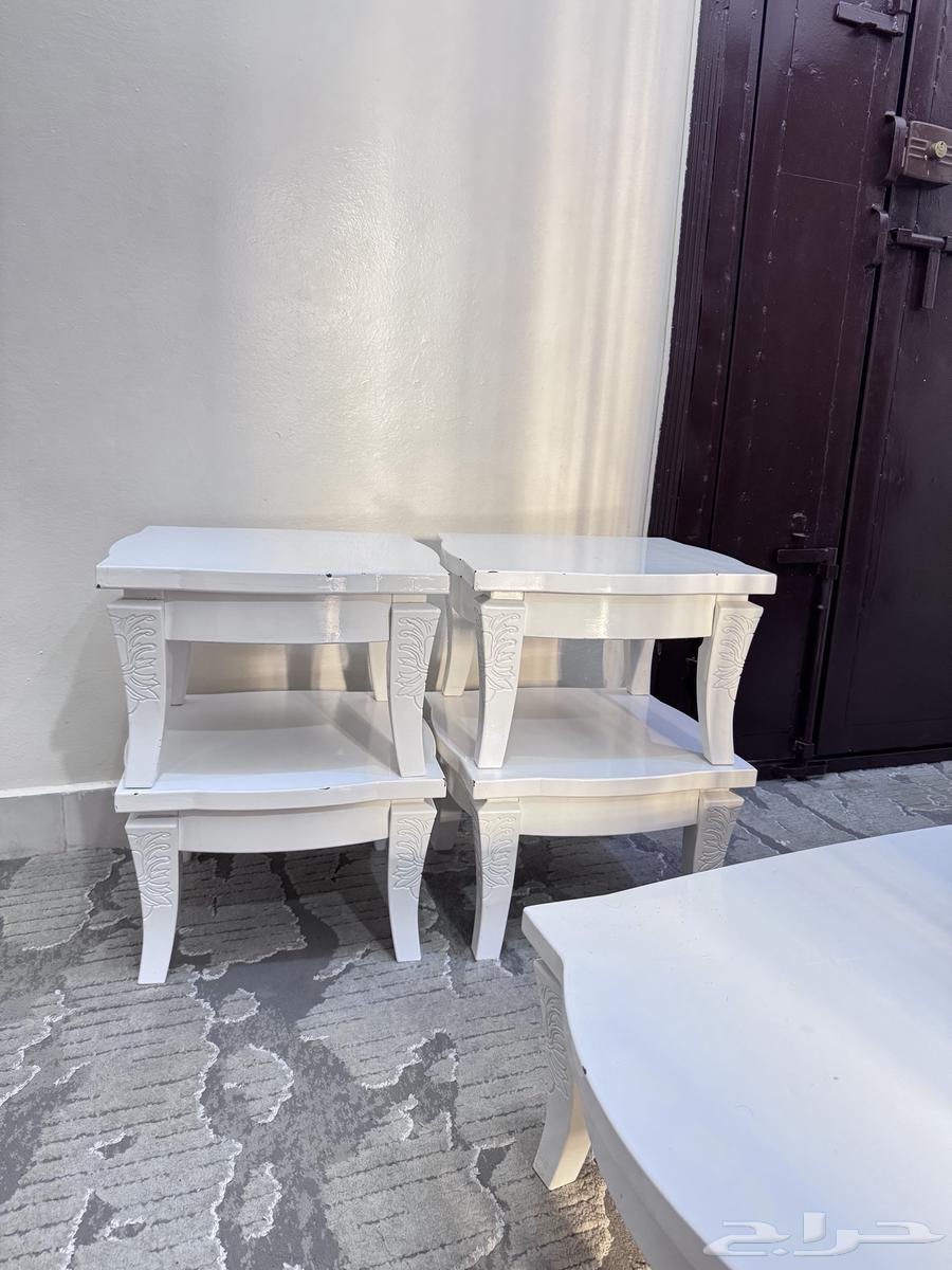 طاوله ارضيه مع 4 خدمات64567711574787113