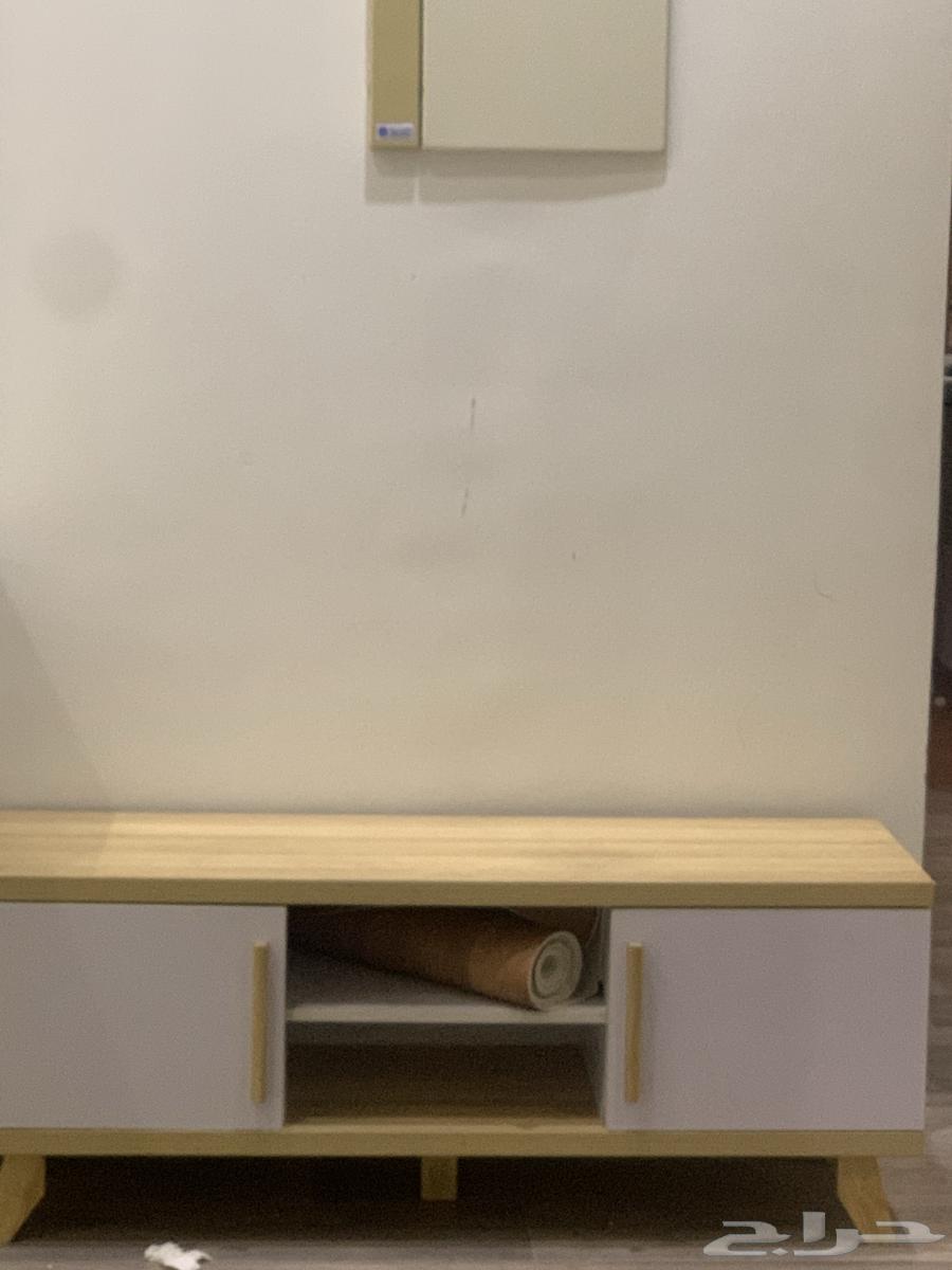 للبيغ طاوله تلفاز مع مدفاءه ديكور بحاله جيده جدا64565563650051110