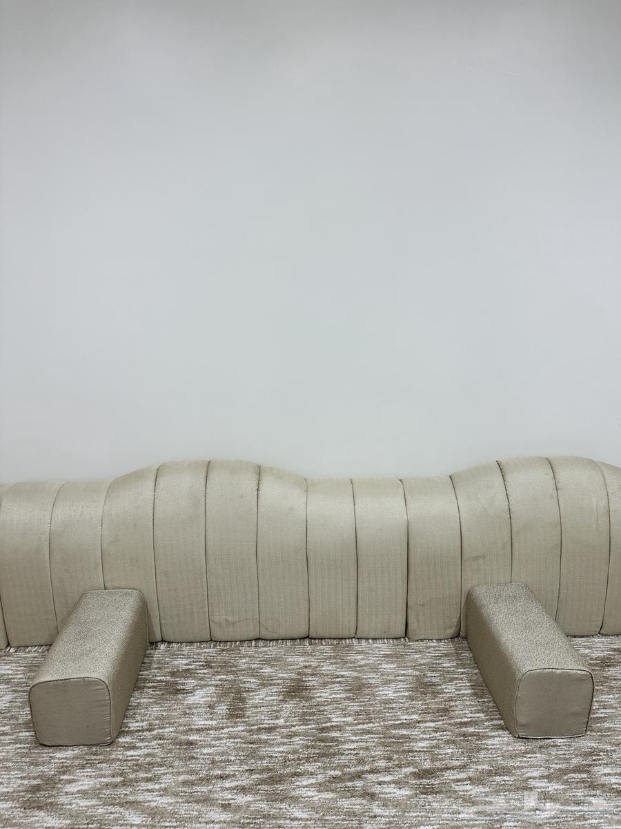 مساند و طاولة بلازما64567766989058111