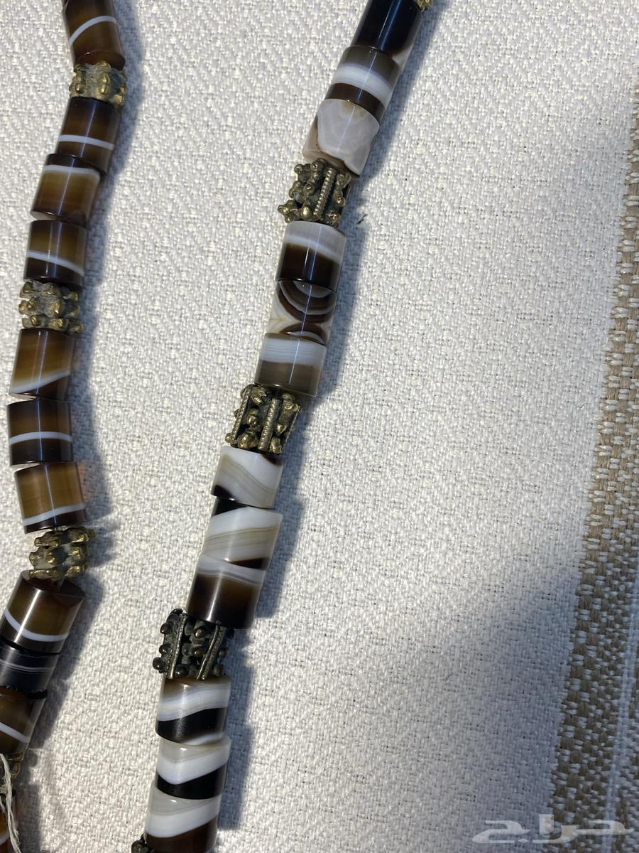 قلايد عقيق طبيعي تراثيه( بني أبيض ) نادرة ومرغوبه ( ظفار)64571423209473114