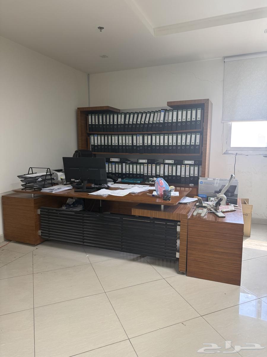 مكتب مع غرف زجاج64566561571587110