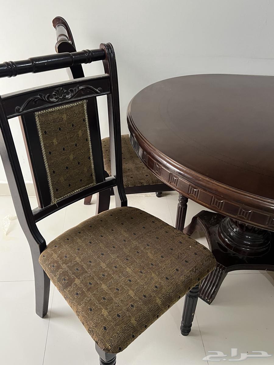 Sofa and dining table64562671184385114