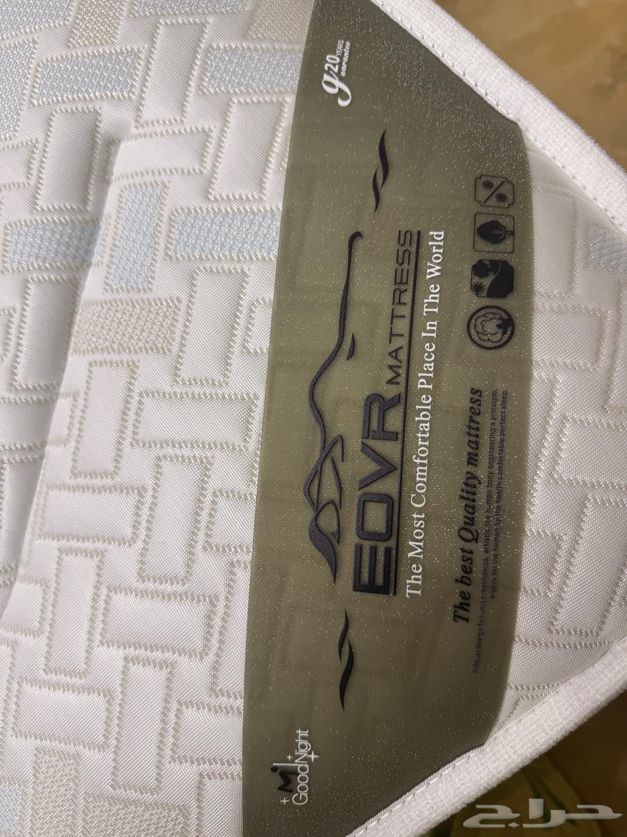 فرشة سرير شبه جديده نظيفه مستخدمه شهرين فقط مافيها شي ابدا64569192875266111