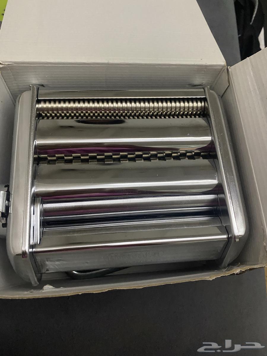 A new samosa machine, its box has never been used for owners of64569862192513112