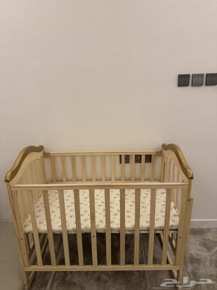 سرير أطفال جديد 250 ريال64570914520321110