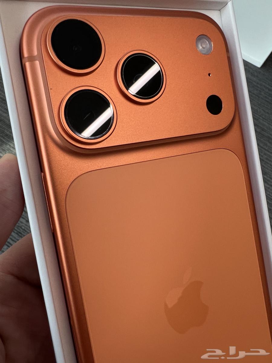 ايفون برو 17 لون برتقالي كوني64567448171010110