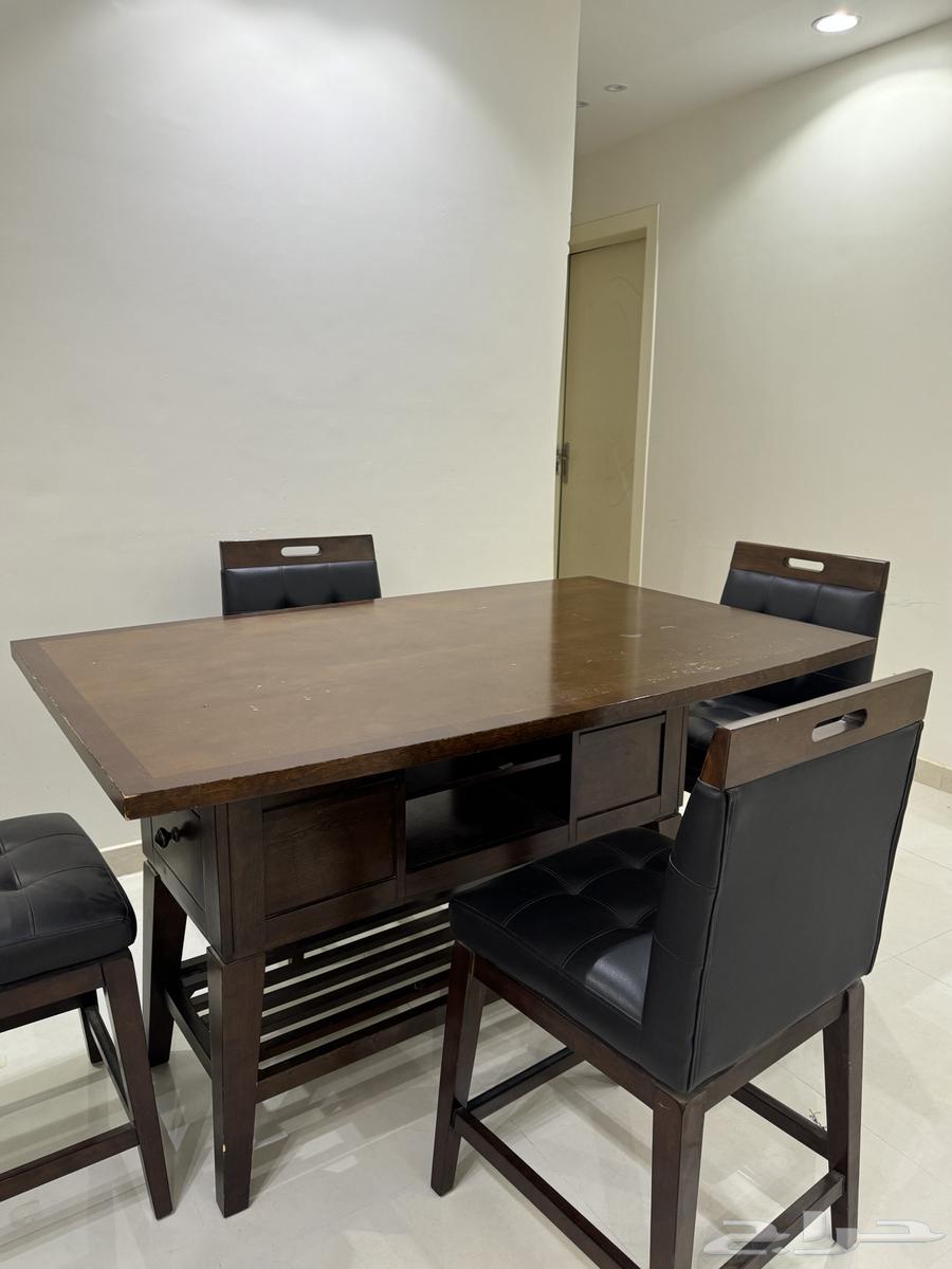 طاولة طعام و مساند64567753158274111