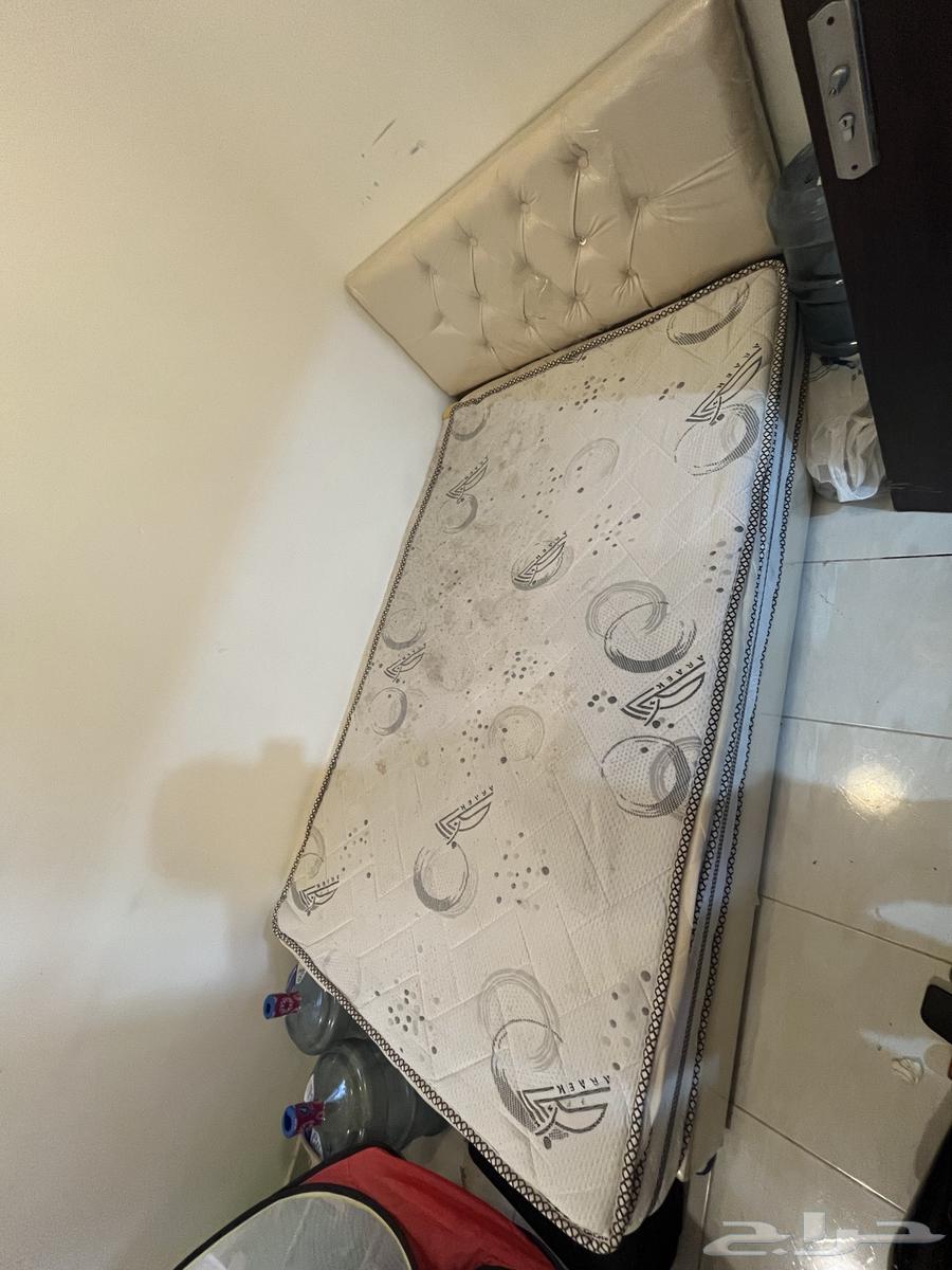 اغراض بيت للبيع كرسي سياره من مون وتخت عرضو 120 وطولو 20064566672535682111