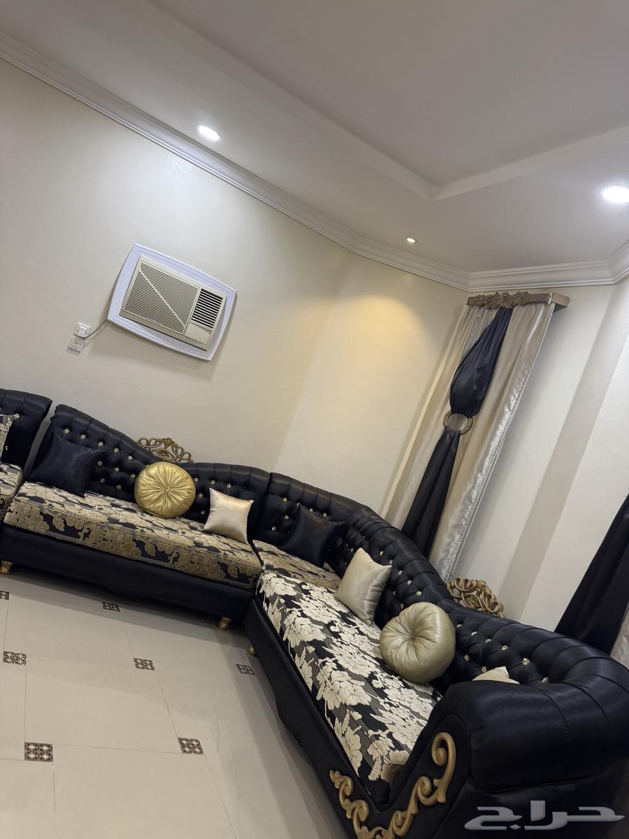 للبيع أثاث فاخر ( كنب   ستاير   طاولات   سجادة )64570258272259112