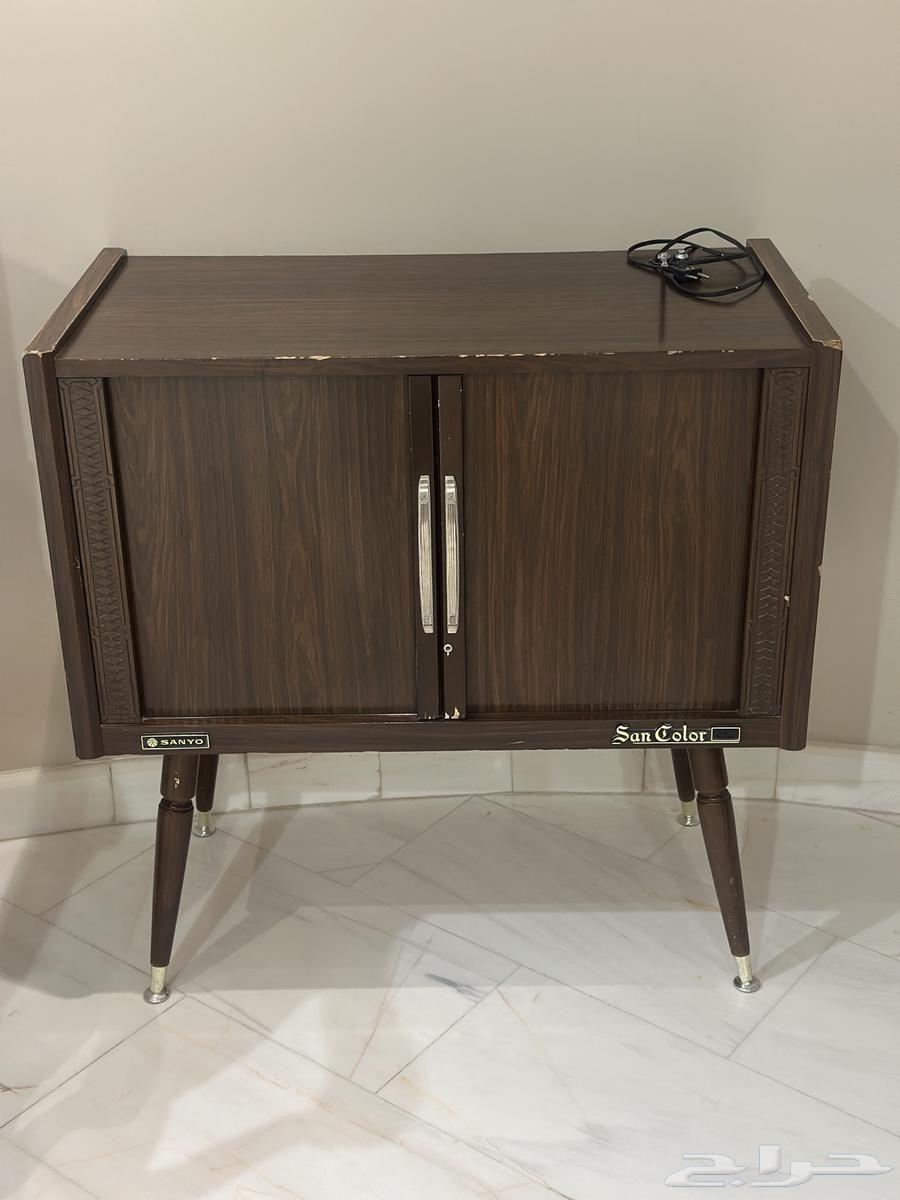 للبيع تلفزيون خشبي قديم جدا سوني سانيو sanyo sancolor64568851987457110