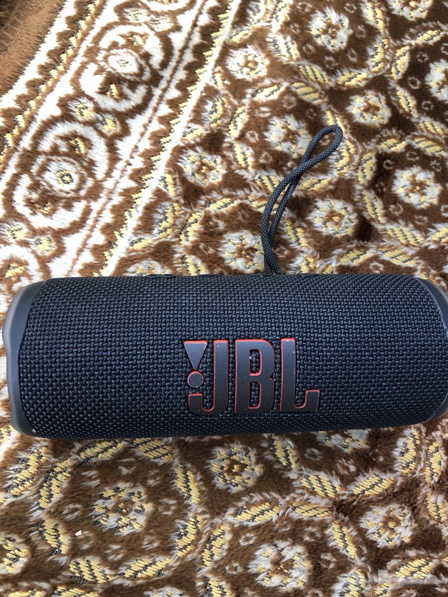 للبيع سماعة  JBL FLIP6 شبه جديده اصليه64564462499331110