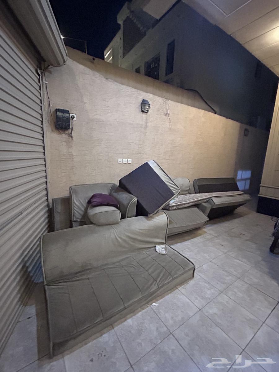 جلسه ارضية ممتازه ماعدا وحده64569206491906110