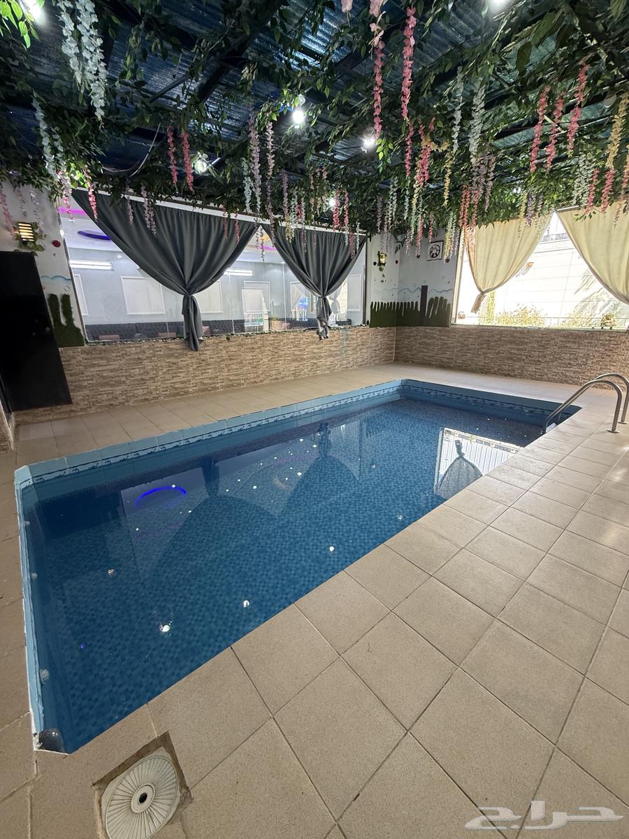 Two-part rest area with large and small swimming pools, water games, and a soap football field64145327081729113
