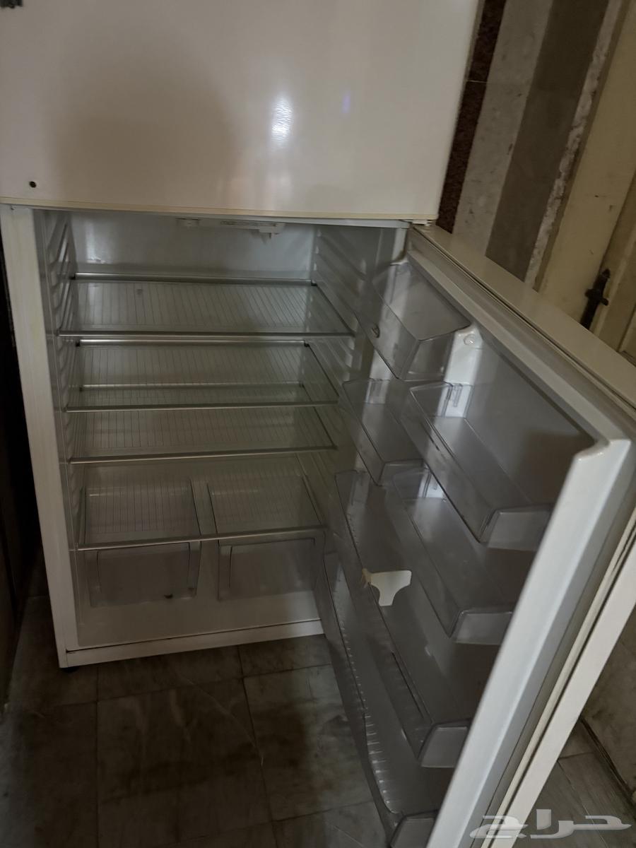ثلاجه للبيع نضيف المشكله ف أيادي الثلاجه مكسوره 464569875638915111