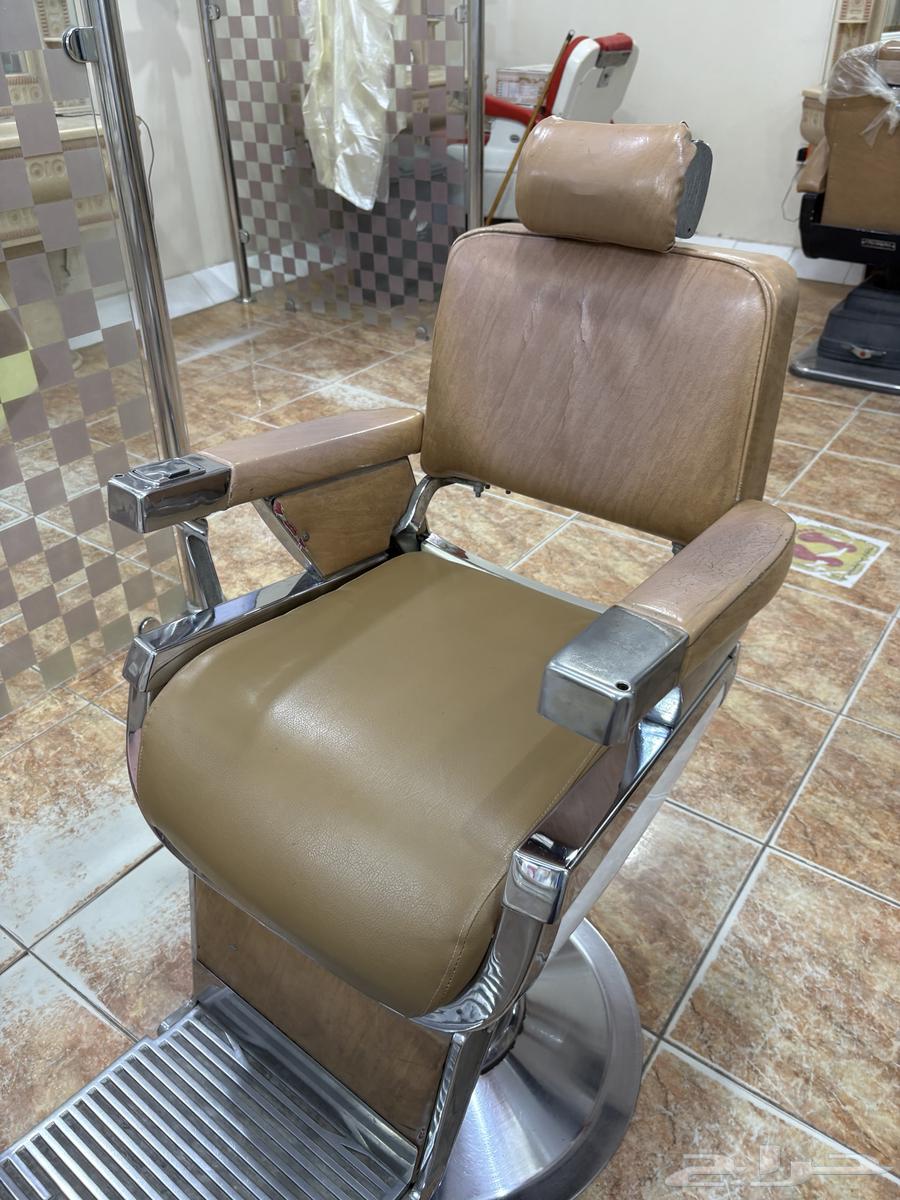 أدوات صالون حلاقة معروضة للبيع64562978950401111