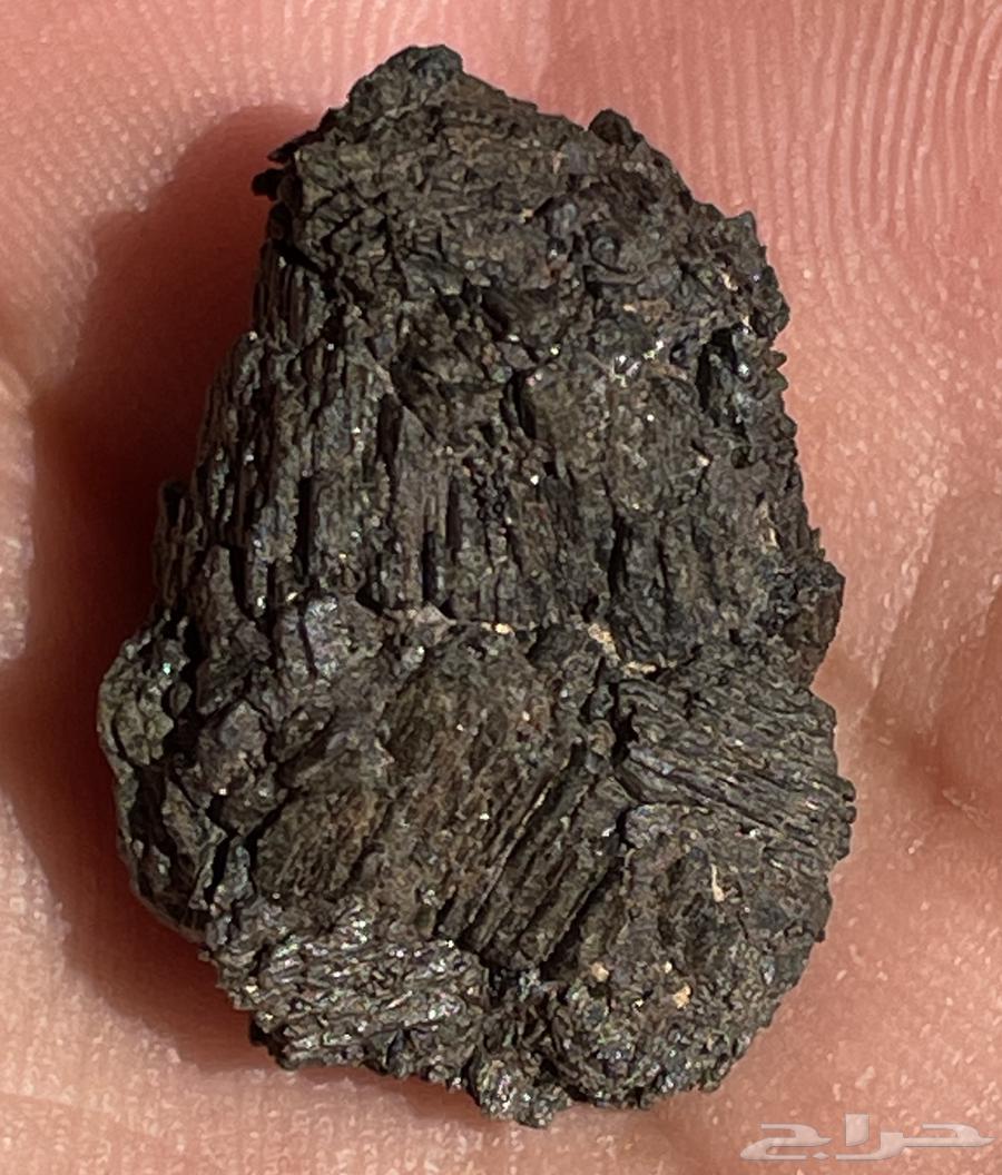 حجر تورمالين للبيع64567128946435113