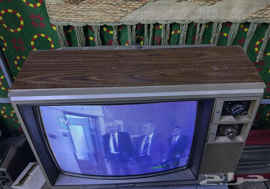 تلفزيون قديم64564657142914112