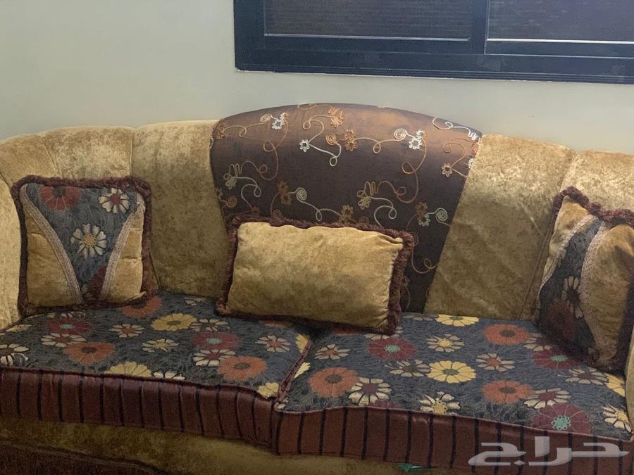 طقم كنب مع الطاولة استعمال 6 اشهر64566837900546110