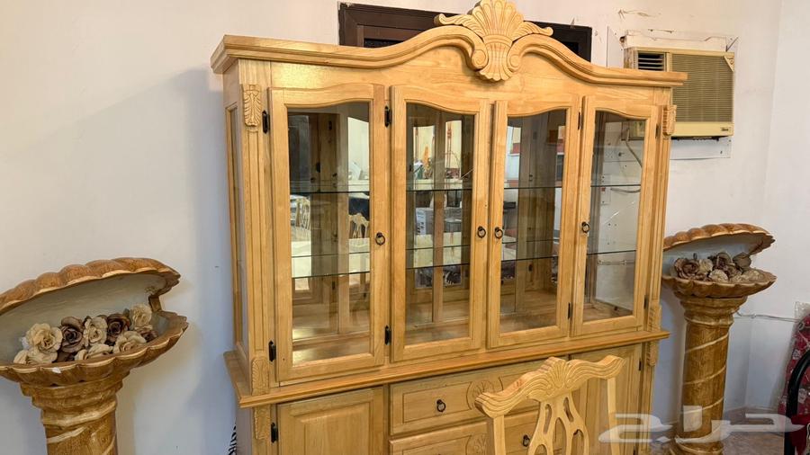 طاولة طعام خشب 8 كراسي للبيع مع دالوب للصحون64565409999874113