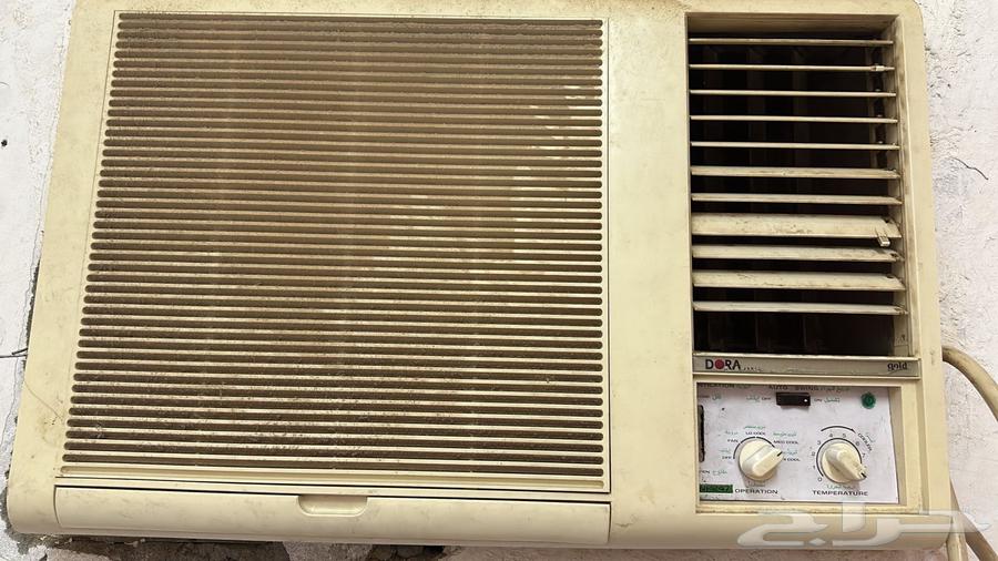 للبيع مكيفين و راوتر وطاولات64566644829058111