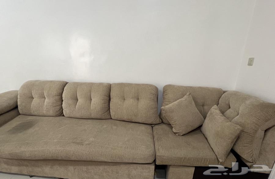 Sofa and dining table64562671184385111