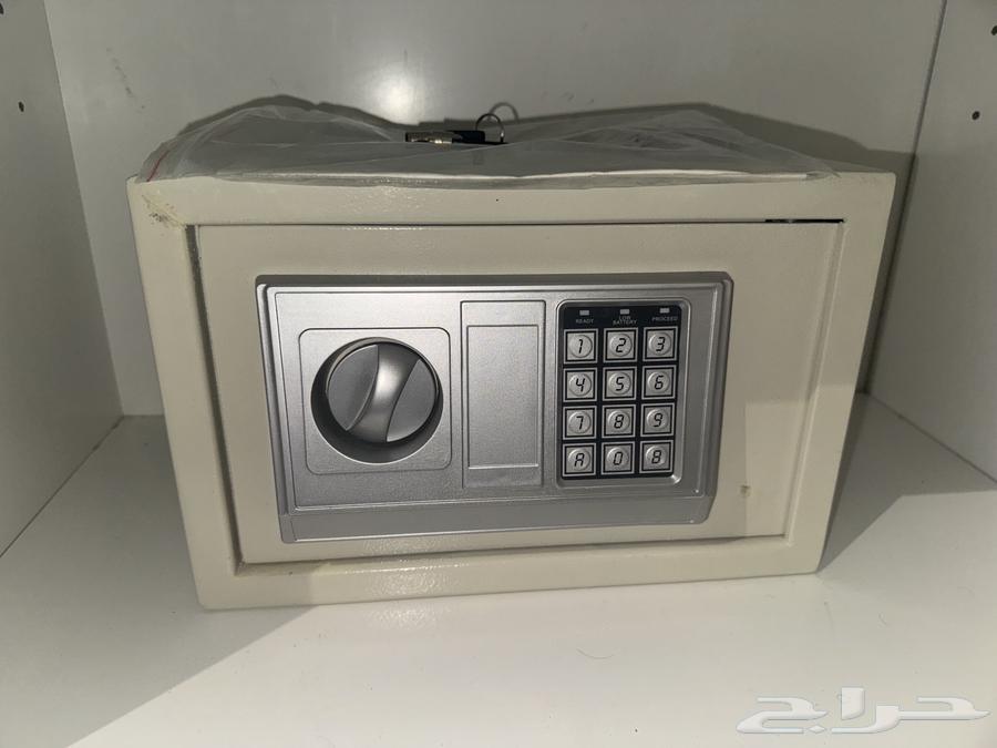 Small, Heavy and Secure Room Safe64563826509441111